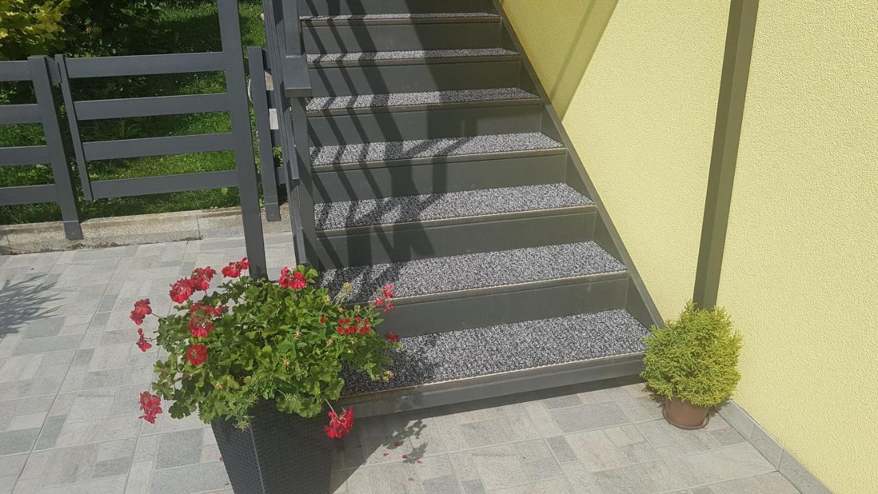 Apartmani Ksenija Krapinske Toplice Eksteriør billede